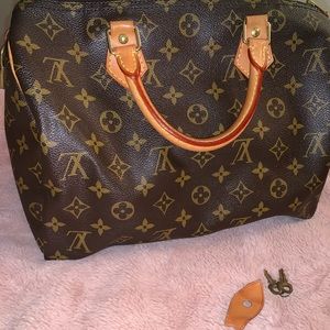 Louis Vuitton Speedy 30 in monogram canvas